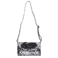 Load image into Gallery viewer, Premium PU Leather Solid & Snake Print Interlace Braided Clutch Bag Wristlet