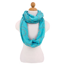 Load image into Gallery viewer, Premium Chains Design Infinity Loop Fashion Scarf
